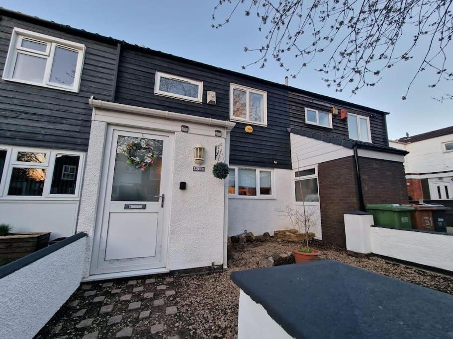 Spacious & Comfy Home- Very Close To Nec Birmingham ,Hs2 & Airport- Perfect For Contractors & Groups- Free Parking & Fast Wifi Marston Green Zewnętrze zdjęcie