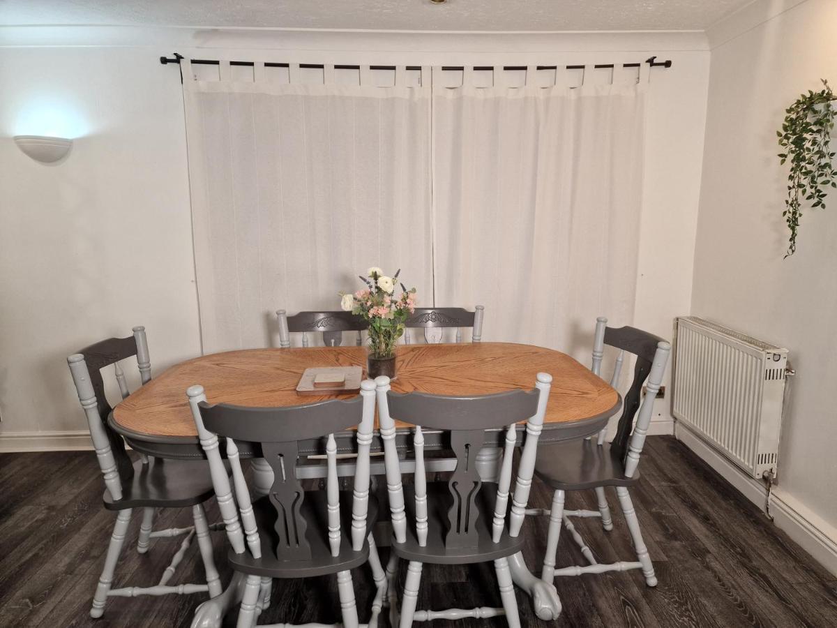 Spacious & Comfy Home- Very Close To Nec Birmingham ,Hs2 & Airport- Perfect For Contractors & Groups- Free Parking & Fast Wifi Marston Green Zewnętrze zdjęcie